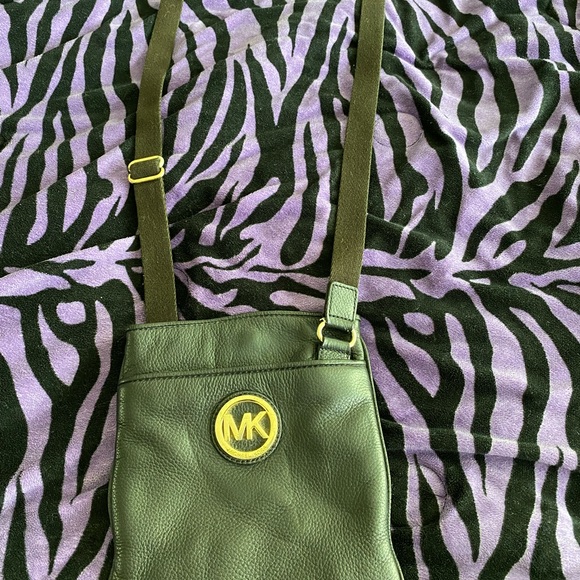 Pre loved crossbody Michael Kors - Picture 3 of 10